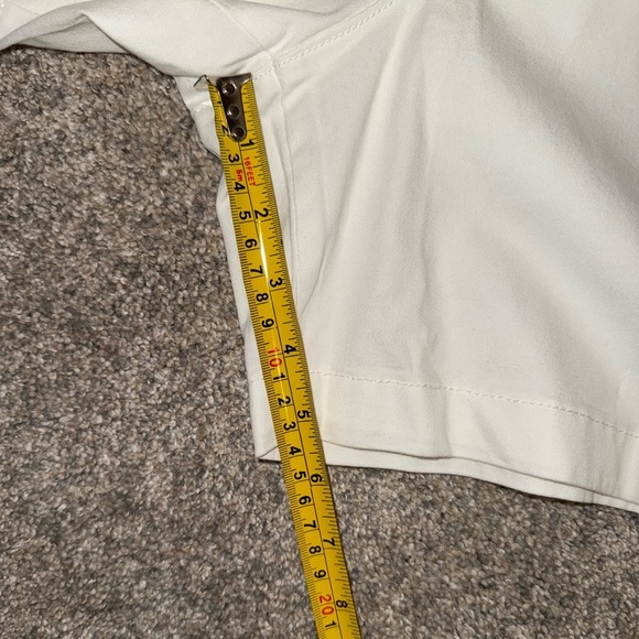 MAKE AN OFFER!   Anne Klein White Bermuda Shorts - Picture 4 of 6